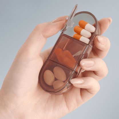 Portable 7+1 Grid Moisture-Proof Medicine Organizer